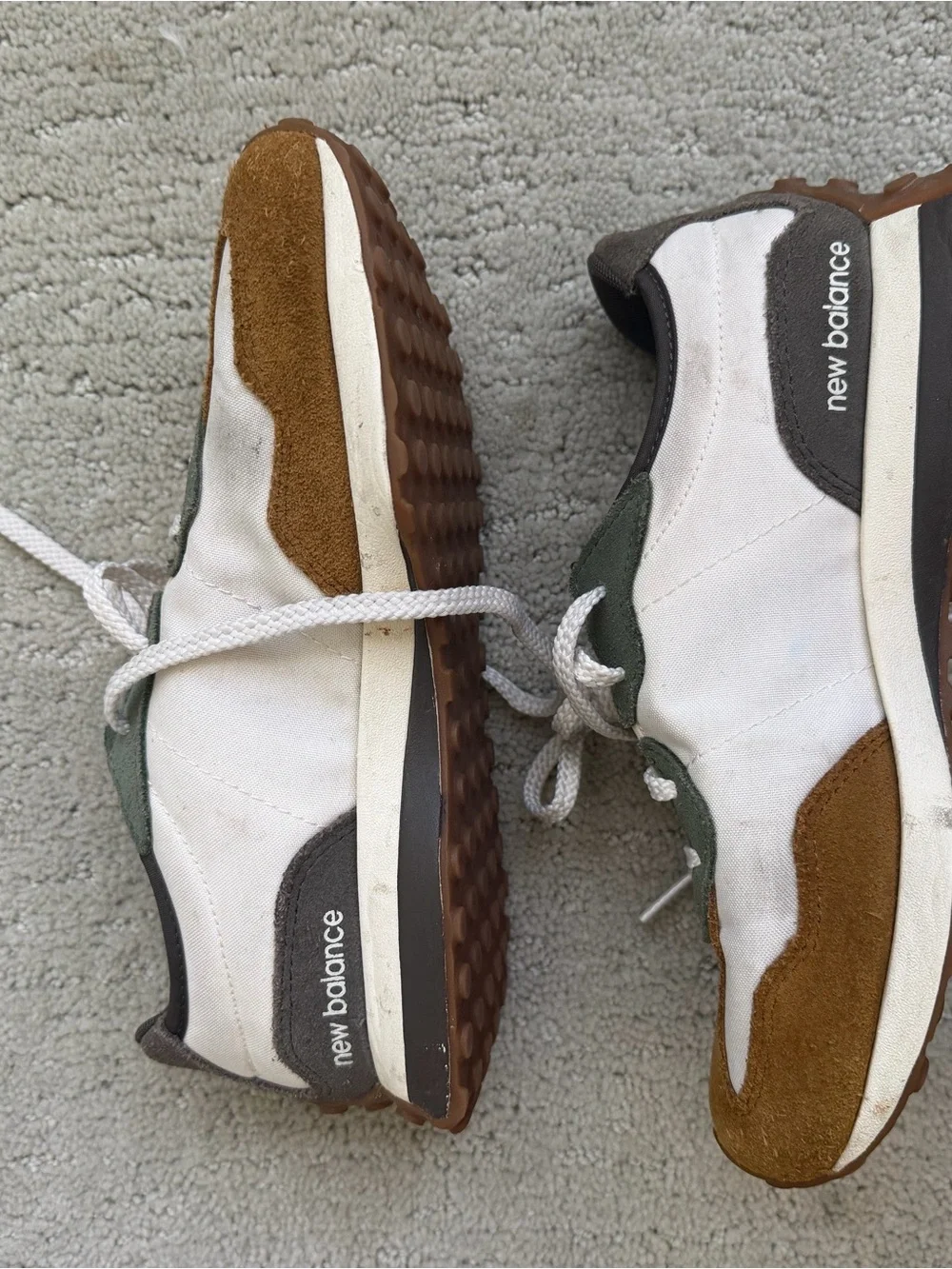 New Balance 327 sneakers